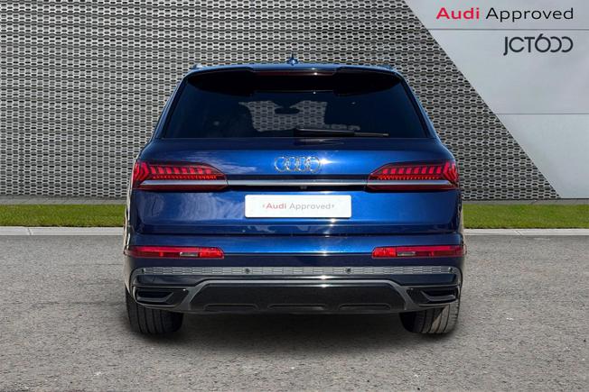 AUDI Q7 Photo 7
