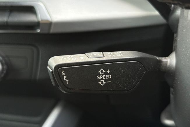 AUDI Q2 Photo 38