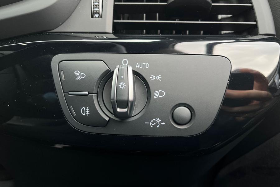 Audi A4 Avant Photo autoimg-4e0111a61cd1801a2919bbf318dbf3dcad77b3e6.jpg