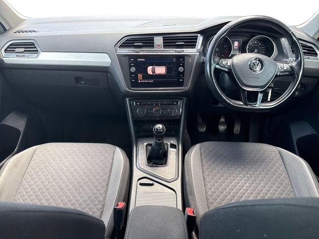 VOLKSWAGEN Tiguan Photo 10