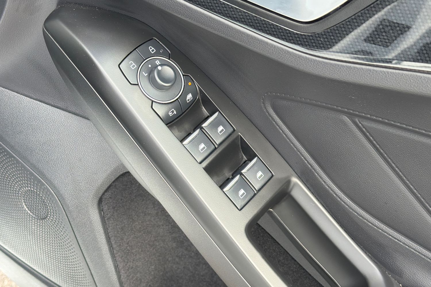 Ford FOCUS Photo 15