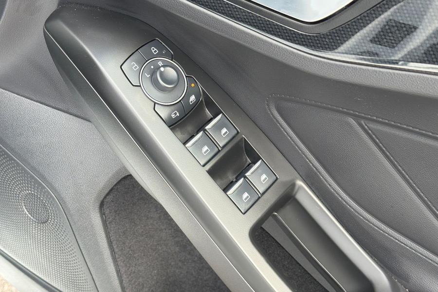 Ford FOCUS Photo autoimg-4e06923f4f3a9c206091aac0af3d63505e0d299f.jpg