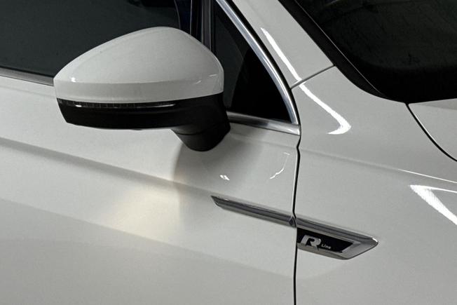 VOLKSWAGEN Tiguan Photo 20