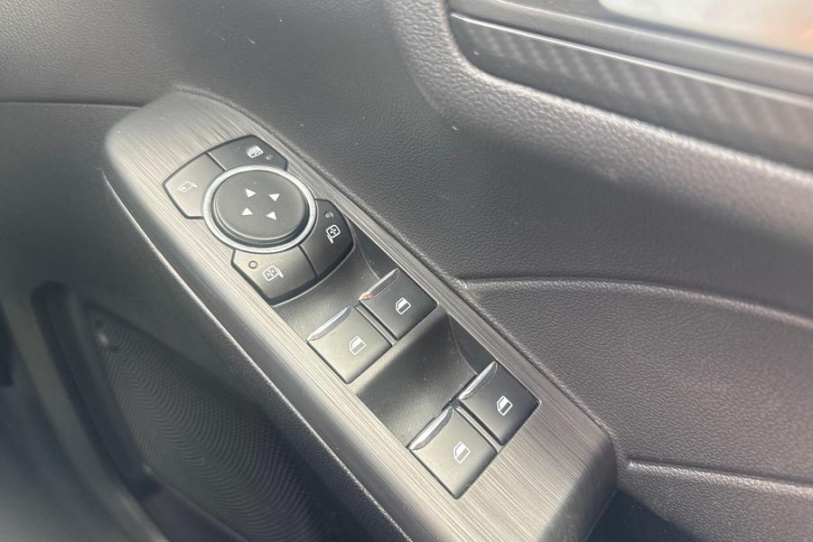 Ford KUGA Photo autoimg-4e0b110b14a1b2c8ce47b5d61d07c072220d212c.jpg