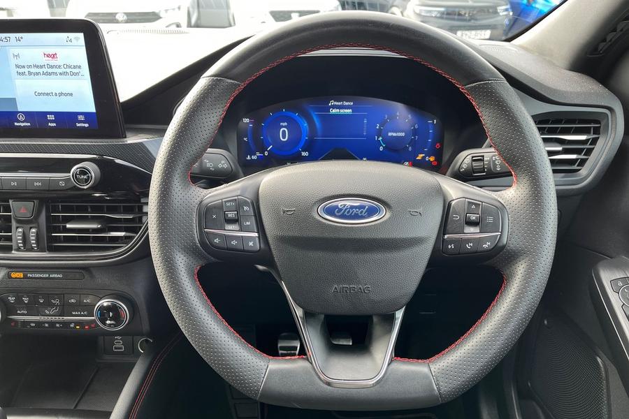 Ford KUGA Photo autoimg-4e11da8dab7989833525004380490e42de6a8198.jpg