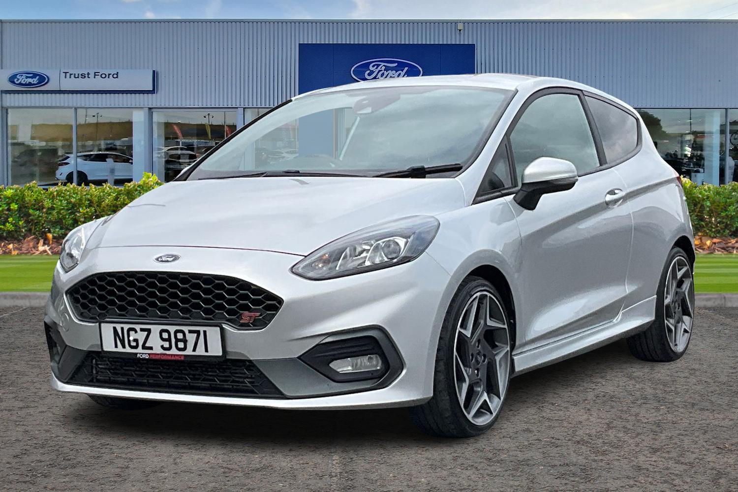 Ford Fiesta Photo 4