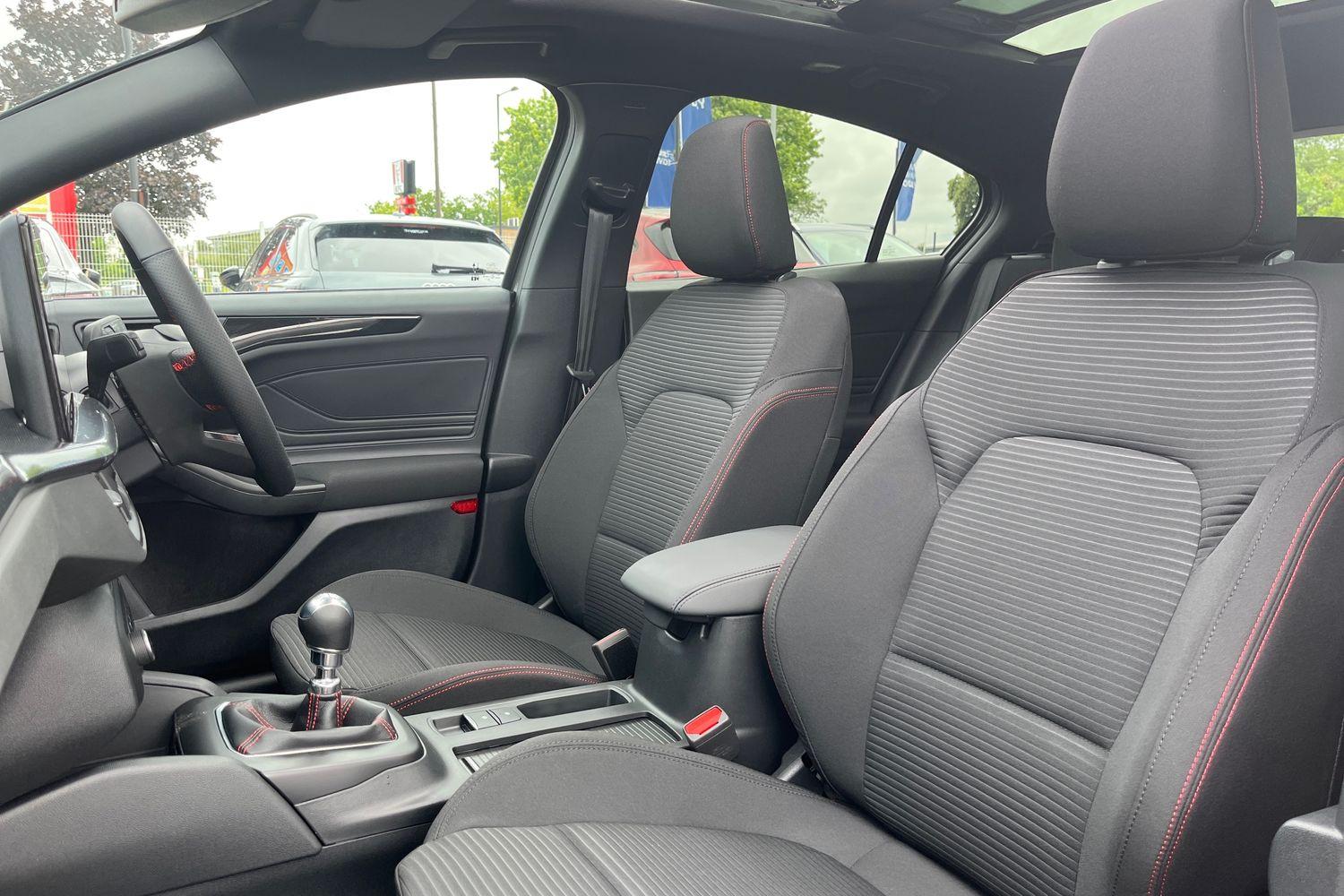 Ford Focus Photo 18