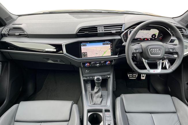 AUDI Q3 Photo 10