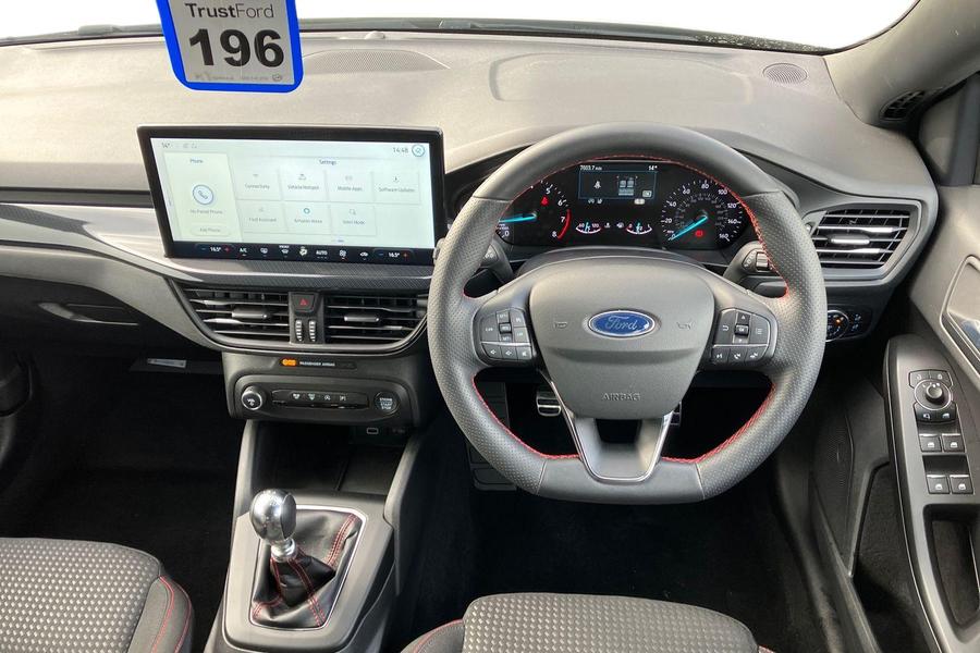 Ford FOCUS Photo autoimg-4e1c4349de007b4d0190f339b48e65fc5923a748.jpg