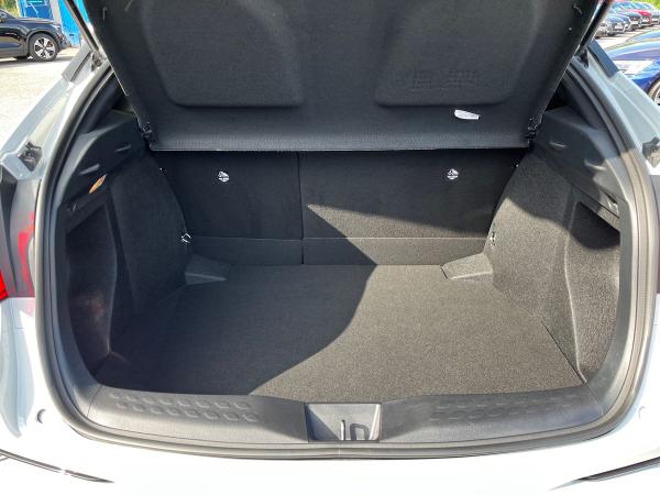 Toyota C-HR Photo autoimg-4e1c8c4e77df4989caa12e7e56c8d851e88f55d0.jpg