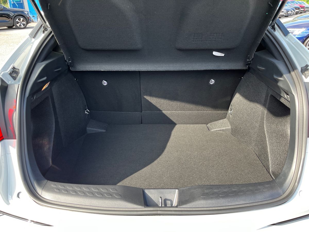 Toyota C-HR Photo 22