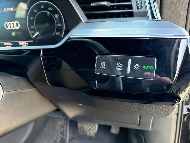 AUDI e-tron Photo 28