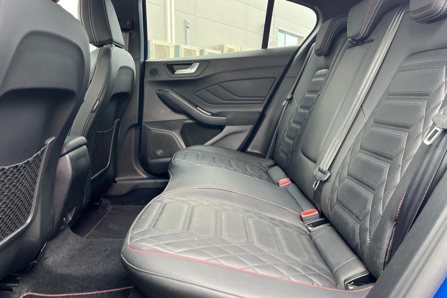Ford FOCUS Photo autoimg-4e1f6fe364e9efc30132853e3d9952db3df799a4.jpg