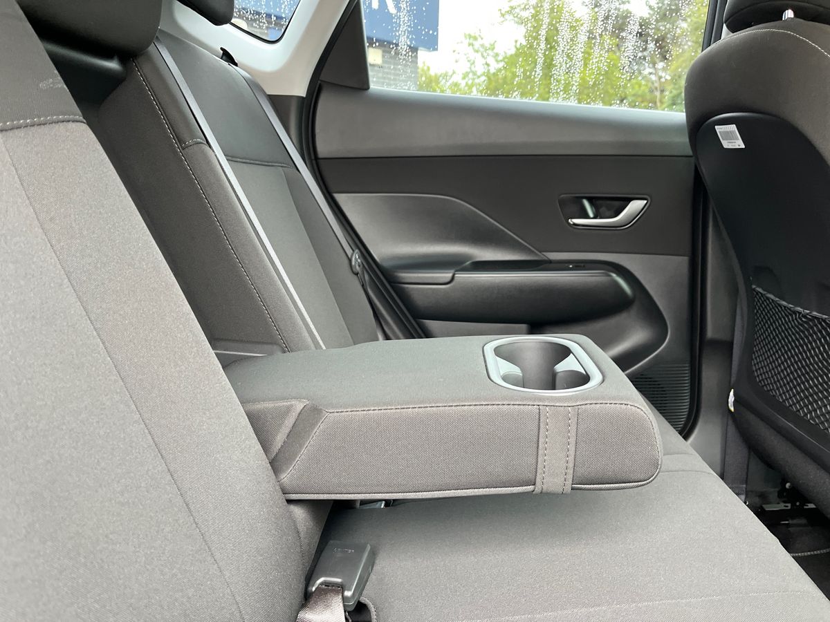 Hyundai KONA Photo 30