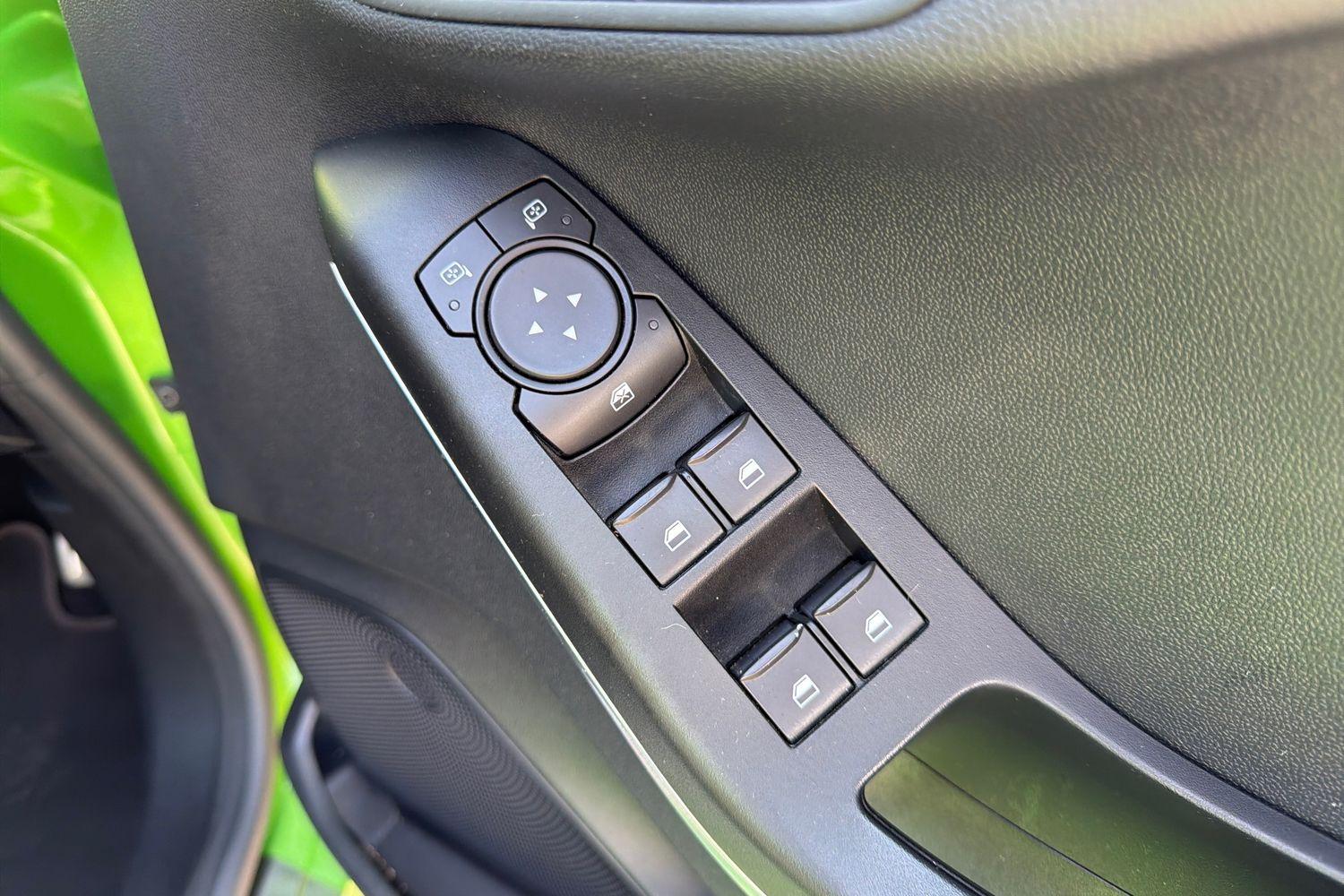 Ford FIESTA Photo 15