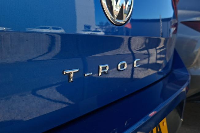 VOLKSWAGEN T-Roc Photo 26
