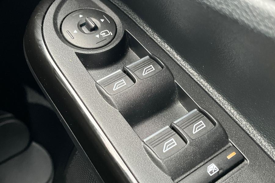 Ford B-MAX Photo autoimg-4e2985f40be499db00151226ab5b6bfdc8ec5f56.jpg