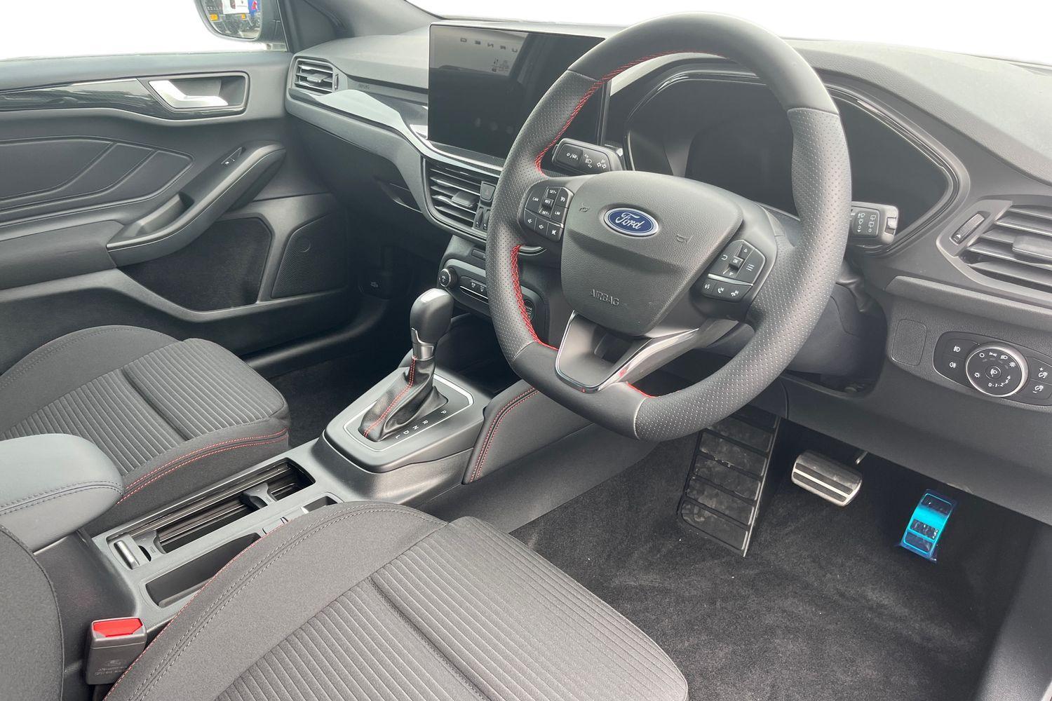 Ford FOCUS Photo 8