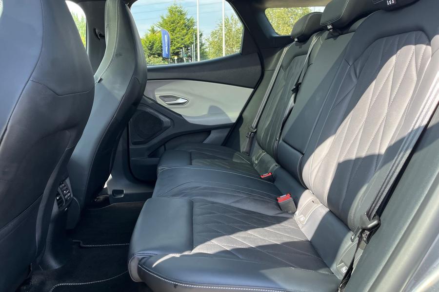 Ford EXPLORER Photo autoimg-4e2c4f0a5443598e68ee68d89e08b813dde96018.jpg