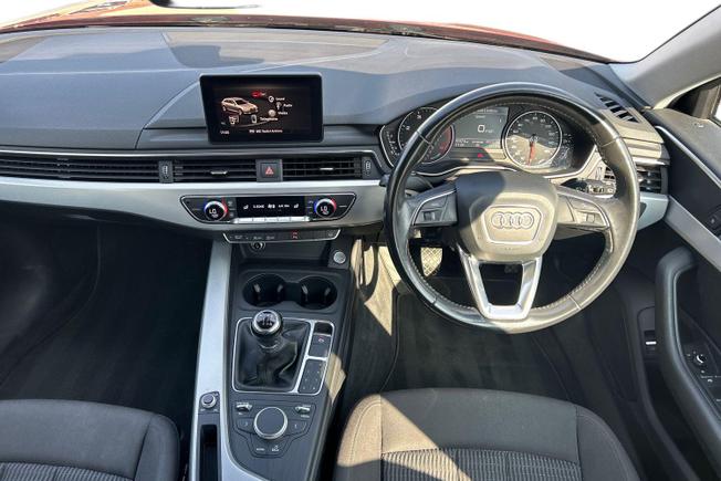 AUDI A4 Avant Photo 10