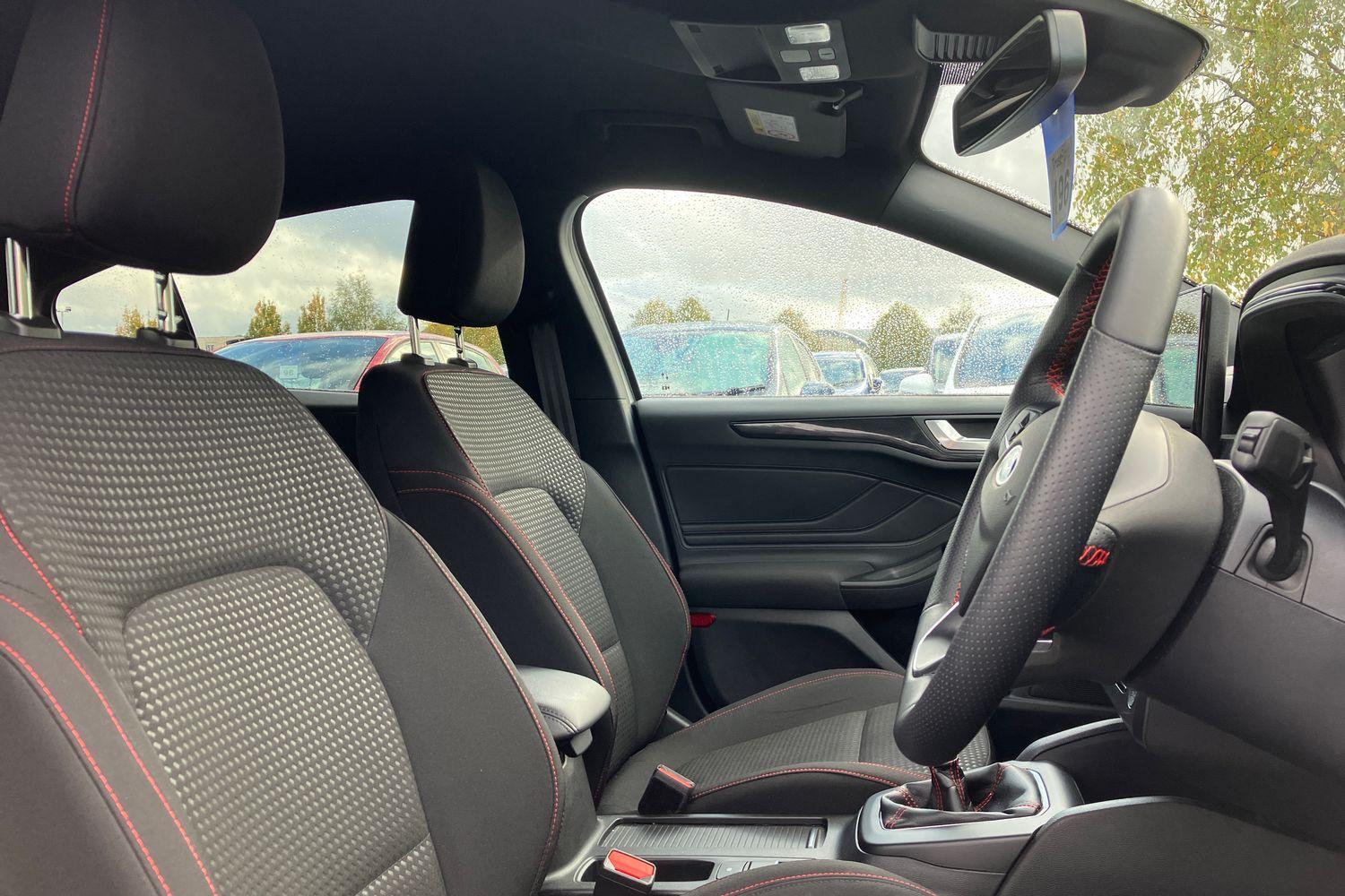 Ford FOCUS Photo 16