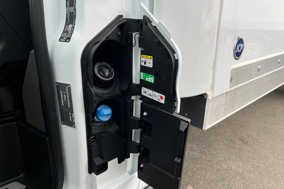 Used FORD TRANSIT EJ75MYK 37