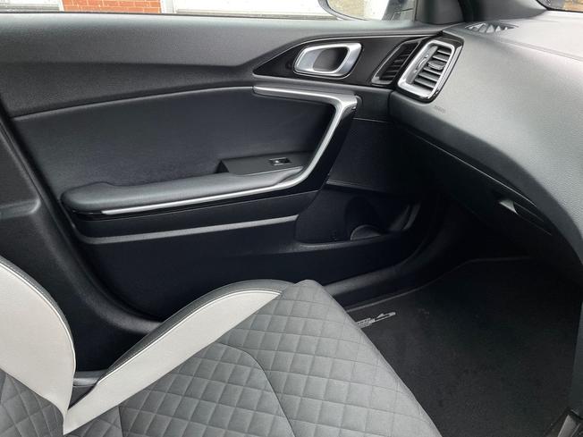 KIA Ceed Photo 52