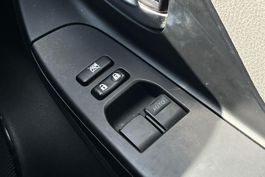 Toyota Yaris Photo autoimg-4e3a7247a140bcac08f794a05cdce729c3402f86.jpg