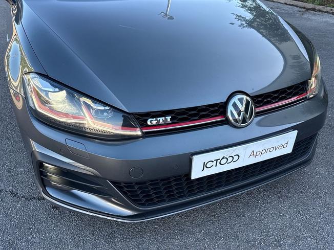 Volkswagen Golf Photo 30