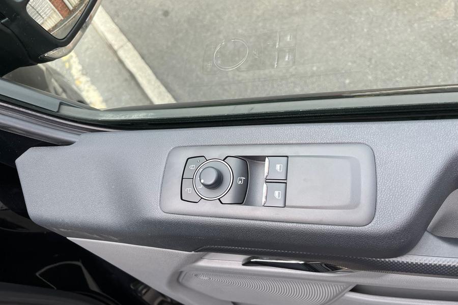Ford TRANSIT CUSTOM Photo autoimg-4e3ba2de1d437093dd498412dfa4e887453e8984.jpg