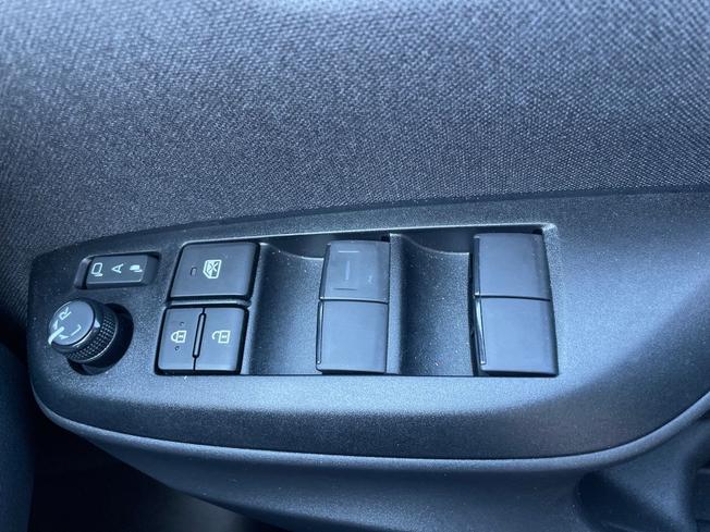 TOYOTA Yaris Cross Photo 31