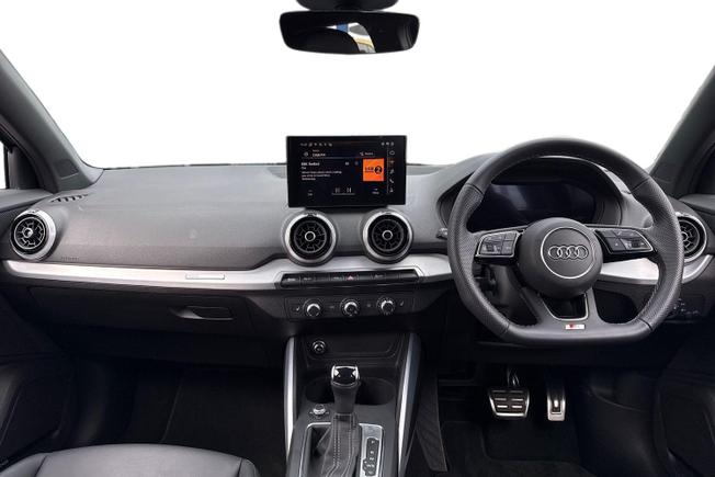 Audi Q2 Photo 10