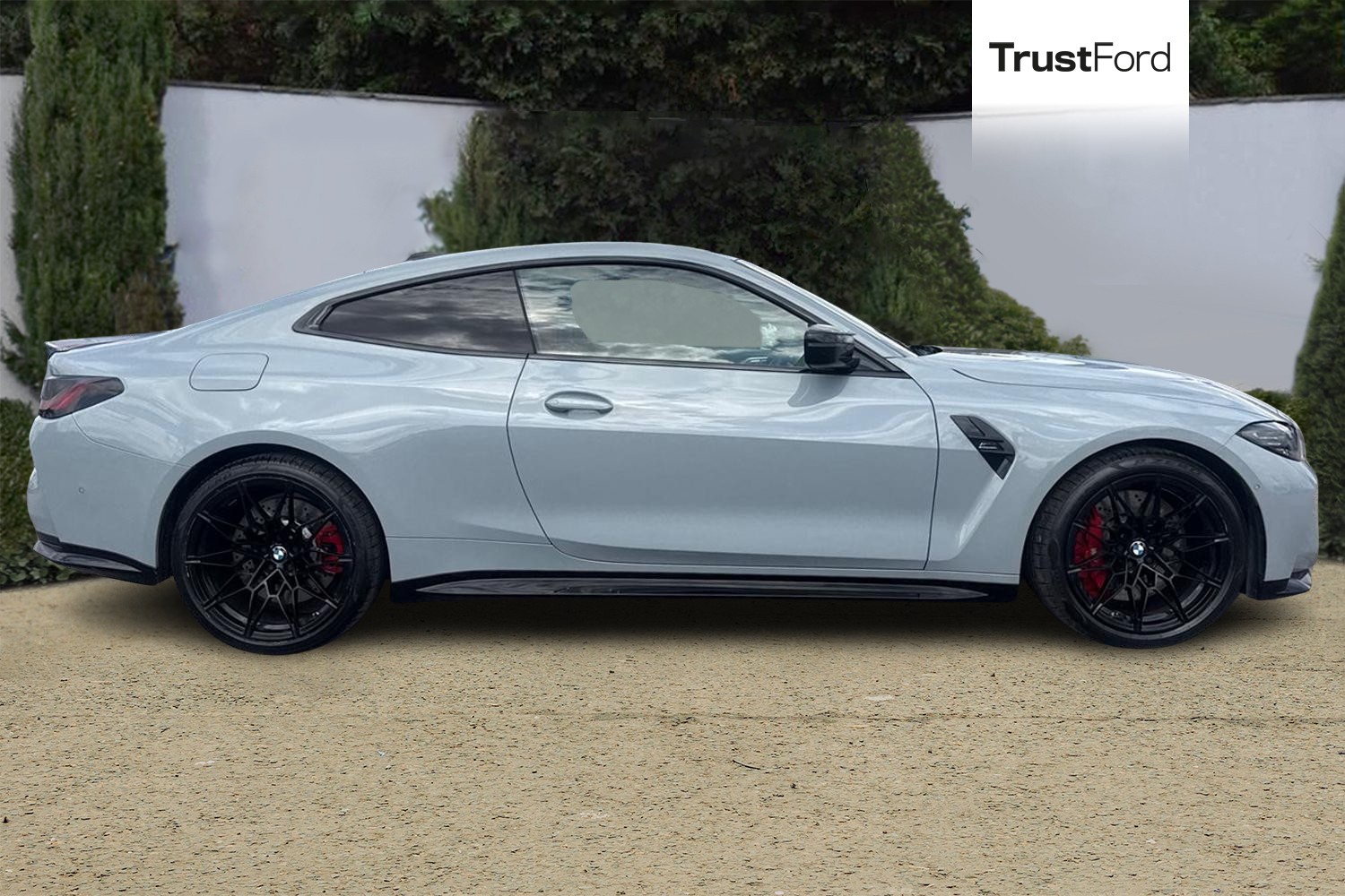 BMW M4 Photo 2
