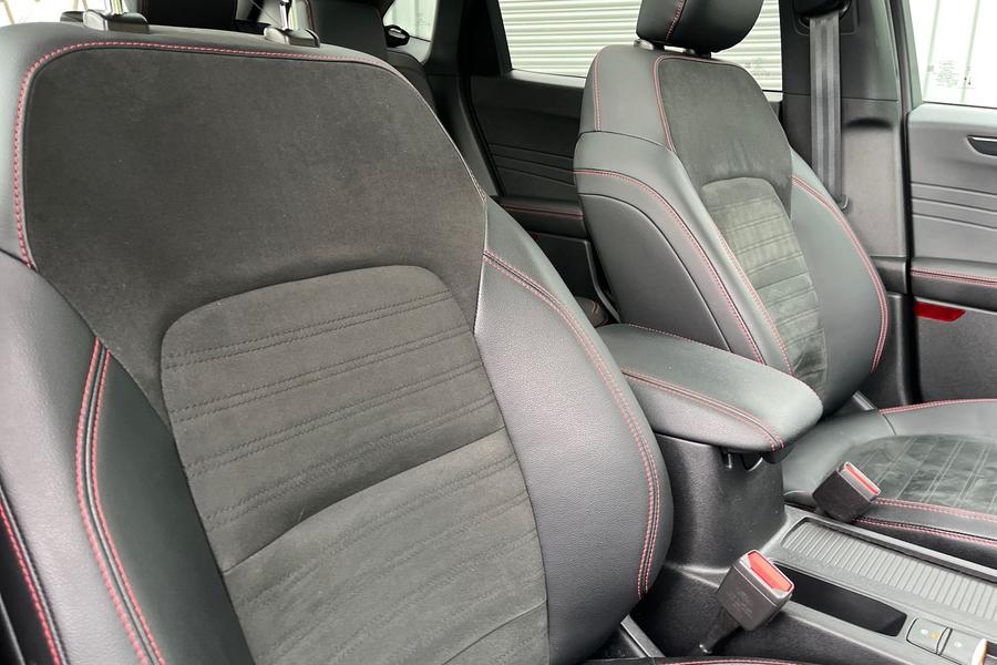Ford Kuga Photo autoimg-4e3e69d53da834d326094eeb9df64e8460f20996.jpg