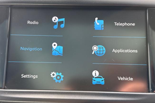 PEUGEOT 2008 Photo 13