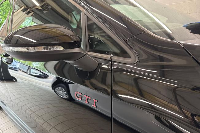 VOLKSWAGEN Golf Photo 20