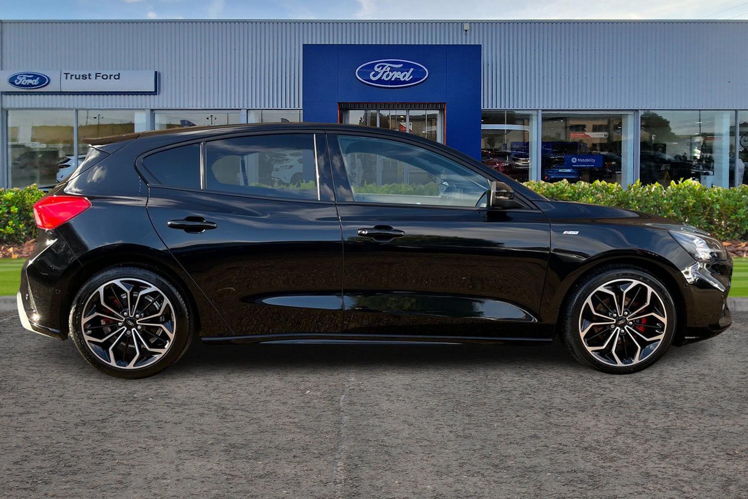 Ford FOCUS Photo 2