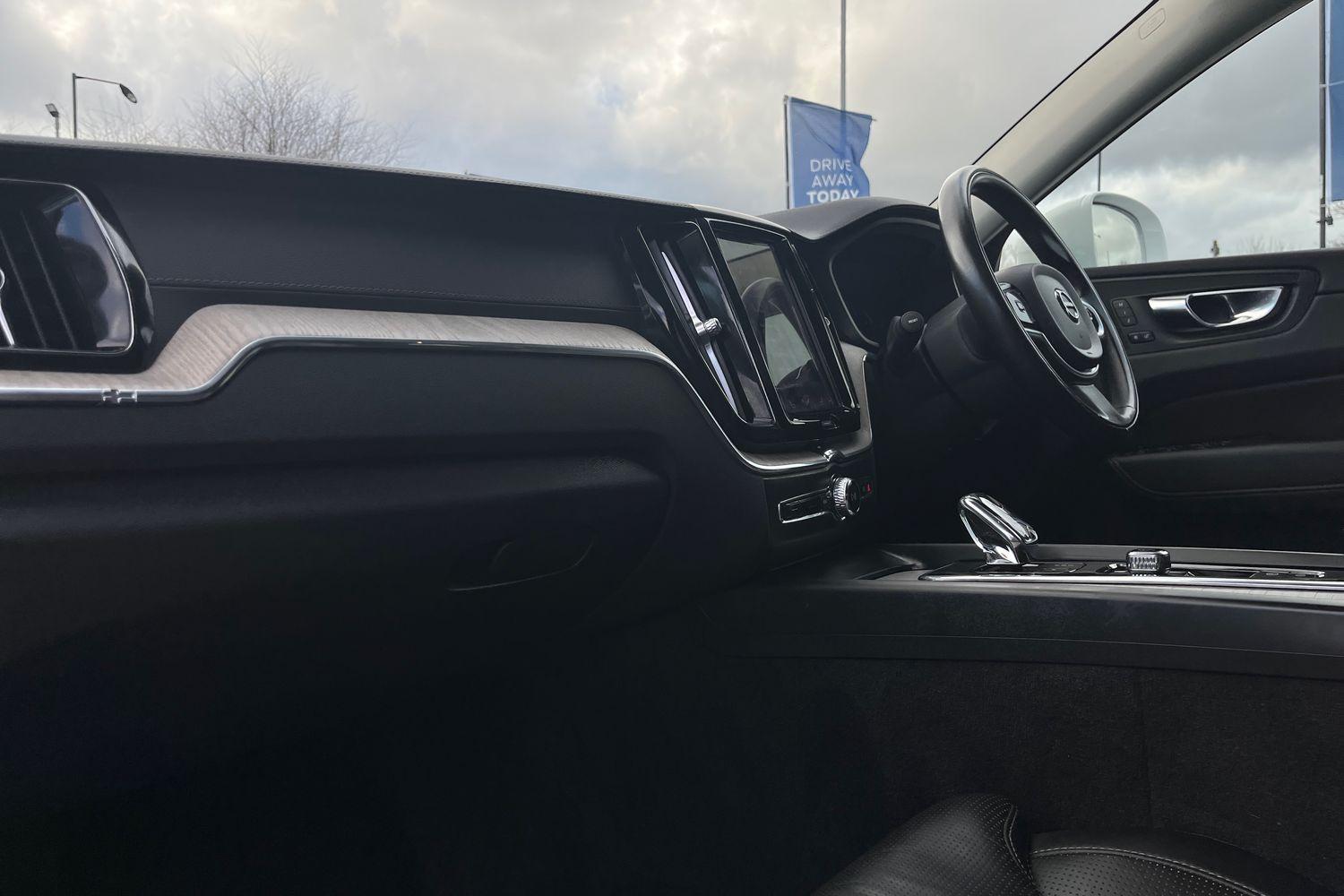 Volvo XC60 Photo 17