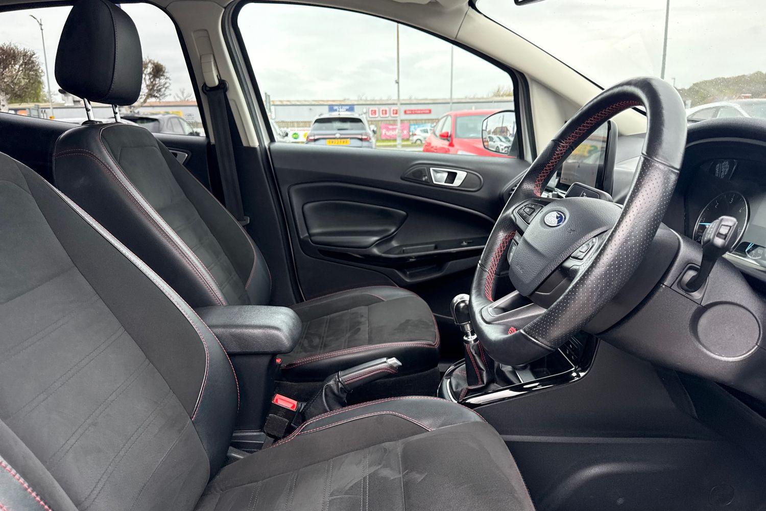 Ford ECOSPORT Photo 16