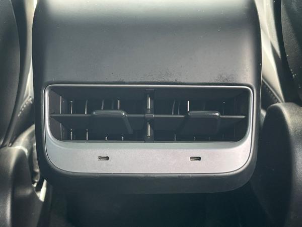 TESLA Model Y Photo autoimg-4e4b51d00732c0091f1aca043e4b520f64b964dd.jpg