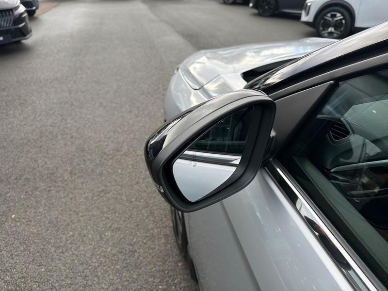 Used Vauxhall Corsa Electric NU72DVV 25