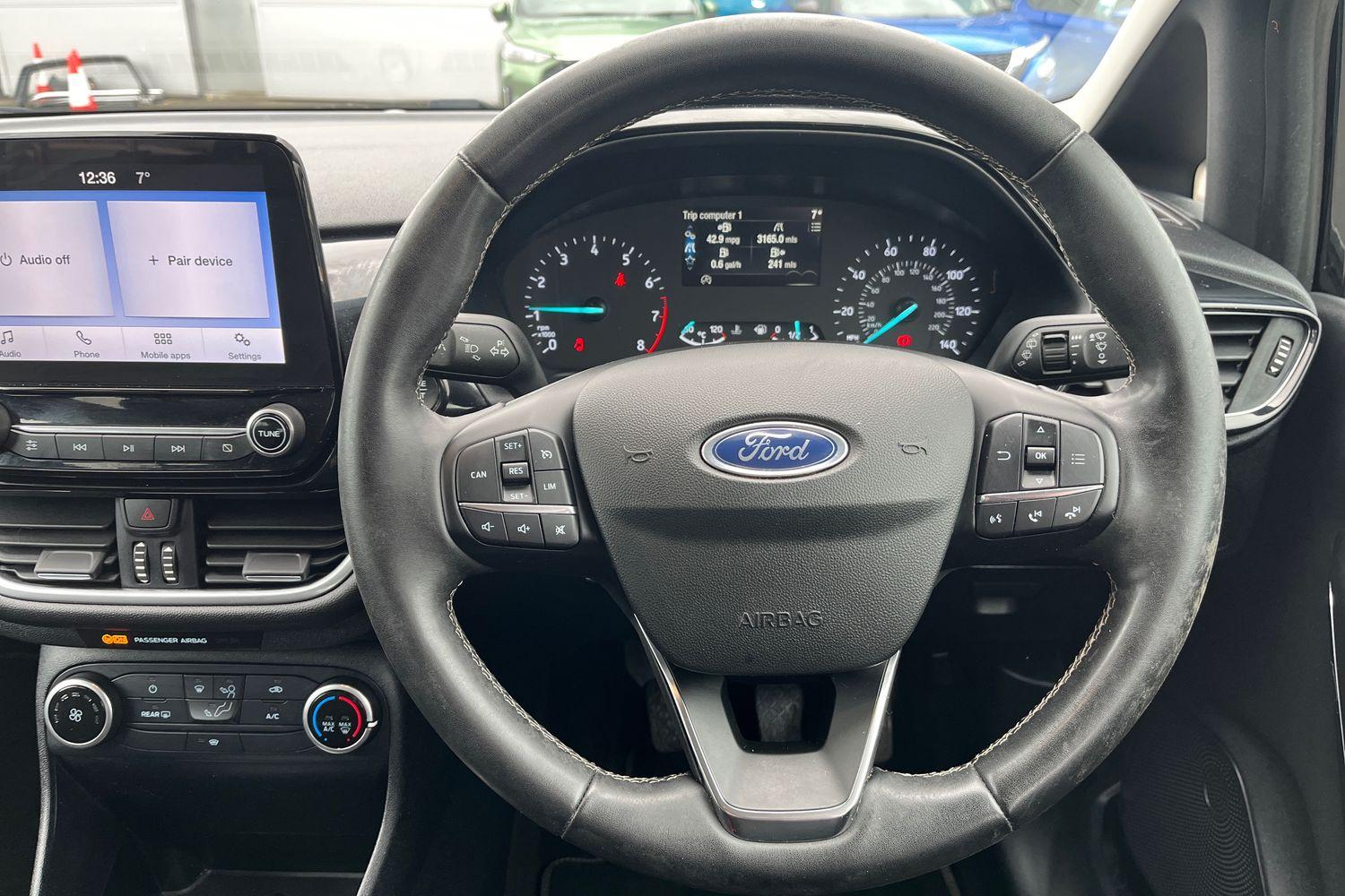 Ford Fiesta Photo 11
