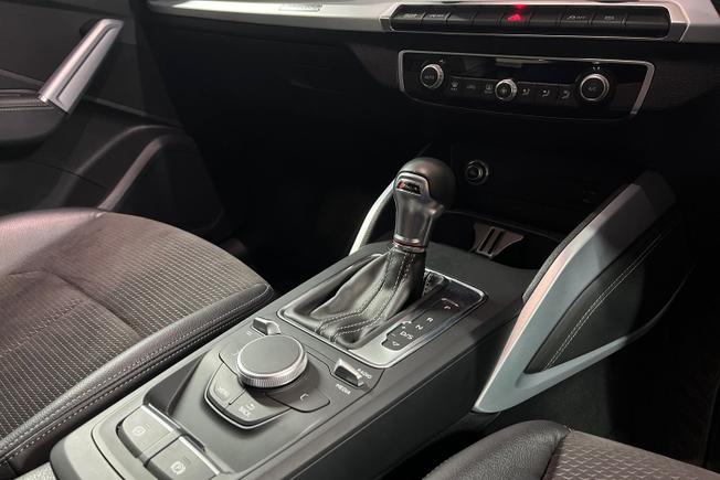 AUDI Sq2 Photo 23