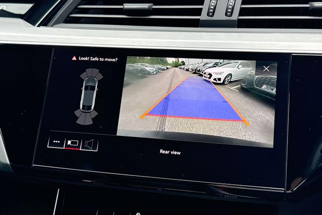Audi e-tron Photo 37