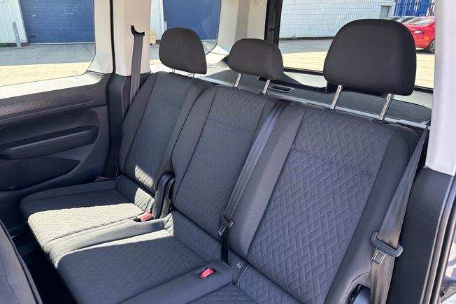 VOLKSWAGEN Caddy Photo 9