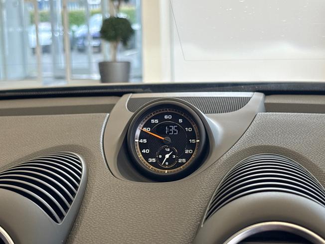 PORSCHE 718 Cayman Photo 18