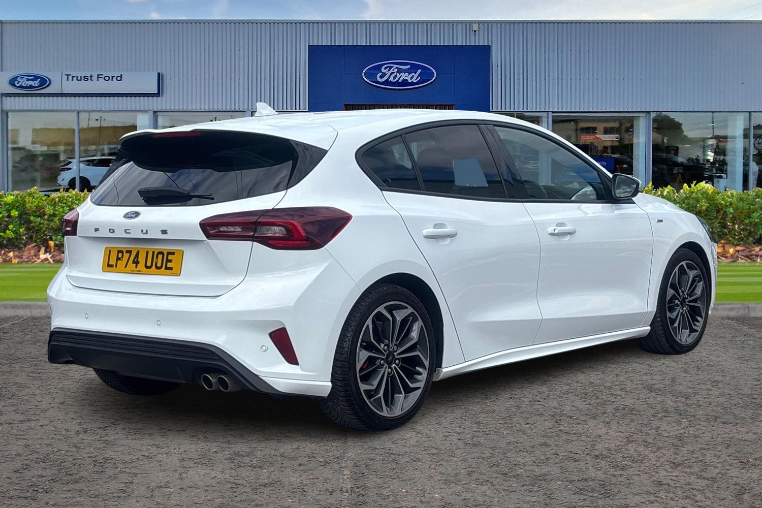 Ford Focus Photo 3