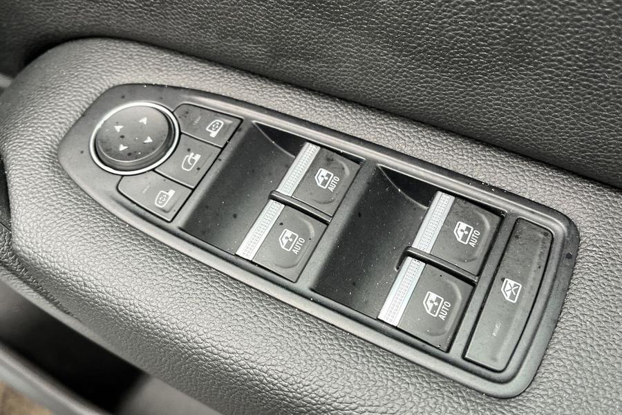 Renault CAPTUR Photo autoimg-4e56af5d12062bb74aae611a174f149198f04a2a.jpg
