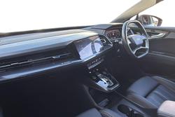 Audi Q4 e-tron Photo 2