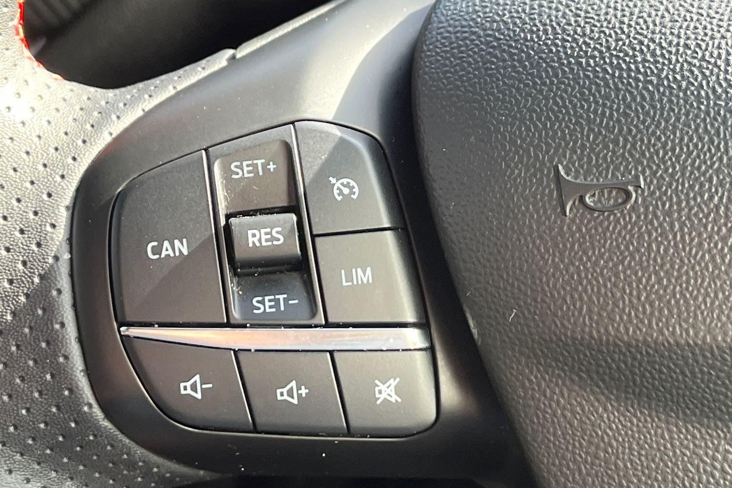 Ford FIESTA Photo 37